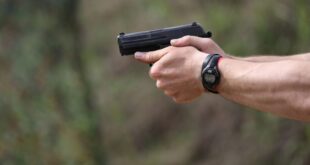 Macerata Campania – Paura nella concessionaria: l’ “uomo in mascherina” minaccia il titolare con la sua pistola