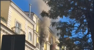 CASERTA – Appartamento in fiamme, paura lungo corso Trieste. Due piani sgomberati